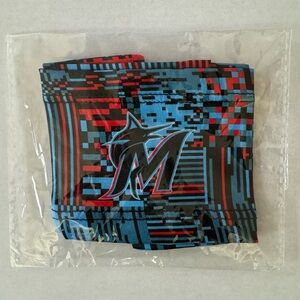😎 New Miami Marlins headband sealed in package